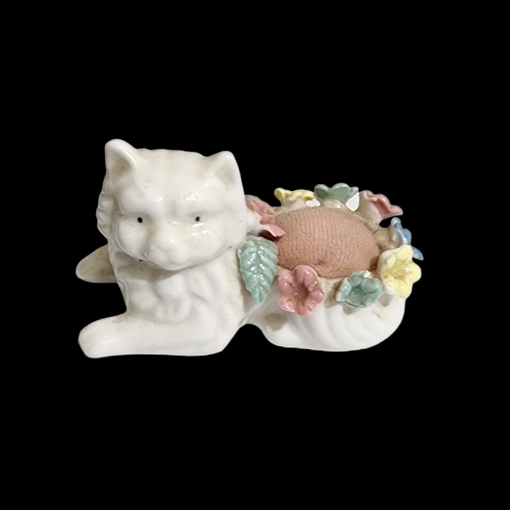 Vintage porcelain Persian cat pin cushion